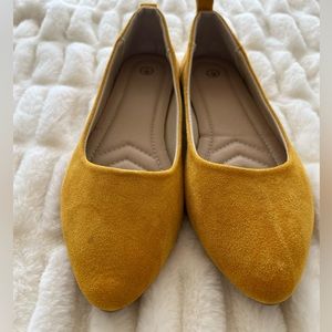 Warm yellow suede-feel, pointed toe flats